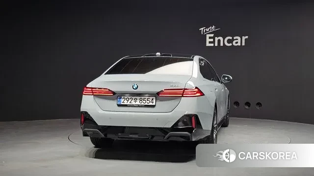 BMW 5 Series (G60) id 3585488 из Кореи 14