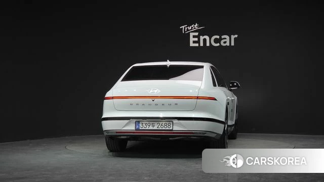 Hyundai Grandeur (GN7) id 3817812 из Кореи 14