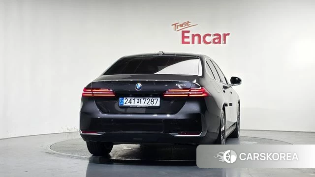 BMW 5 Series (G60) id 4762836 из Кореи 26