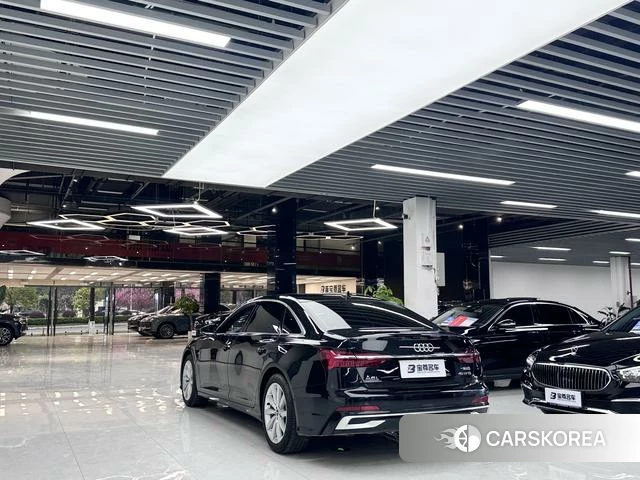 Audi A6L id 4260532 из Китая 14