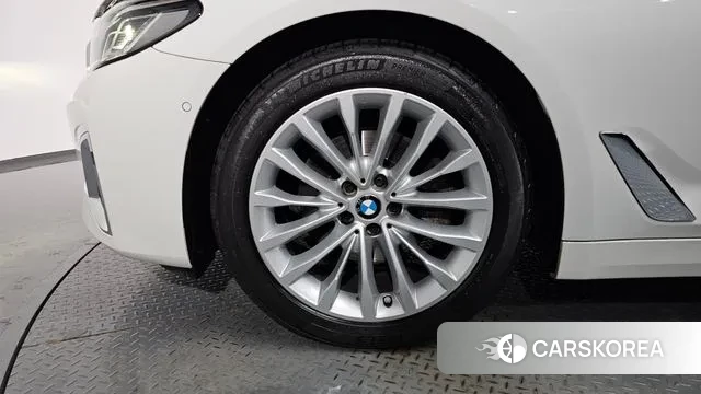 BMW 5 Series (G30) id 3395102 из Кореи 14