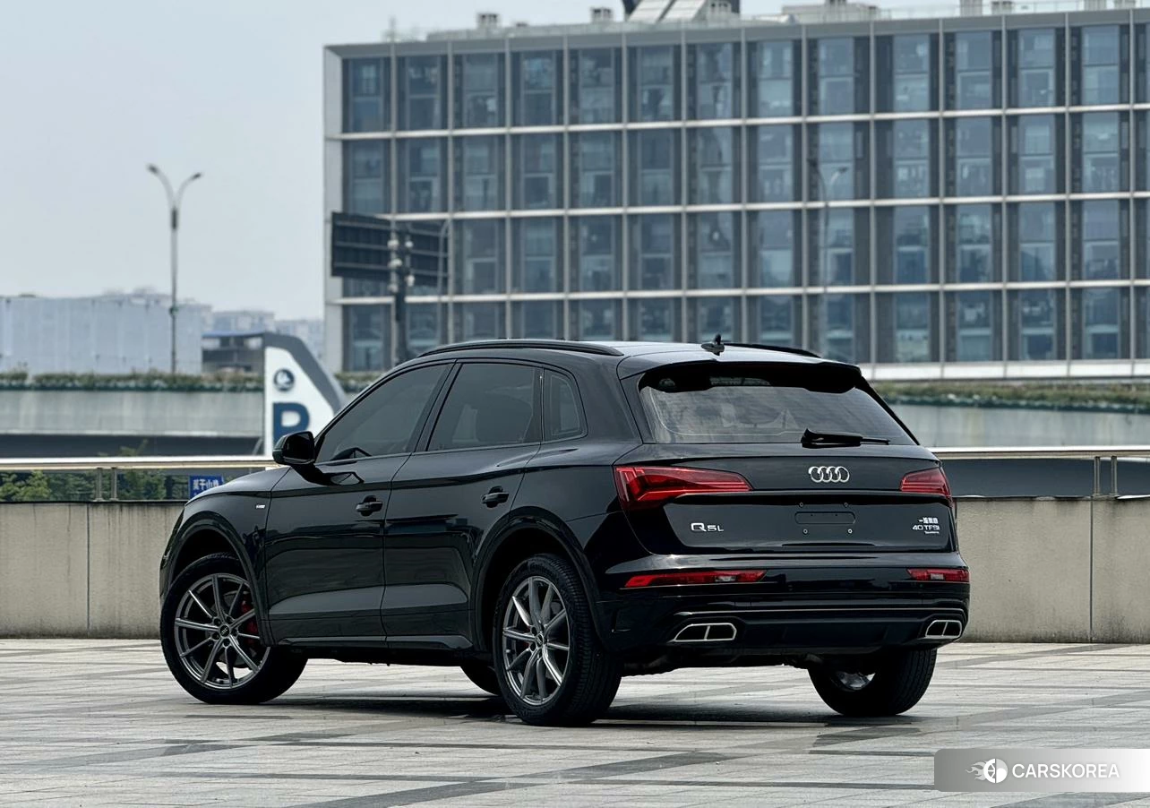 Audi Q5L 2023 Черный из Китая, фото 4