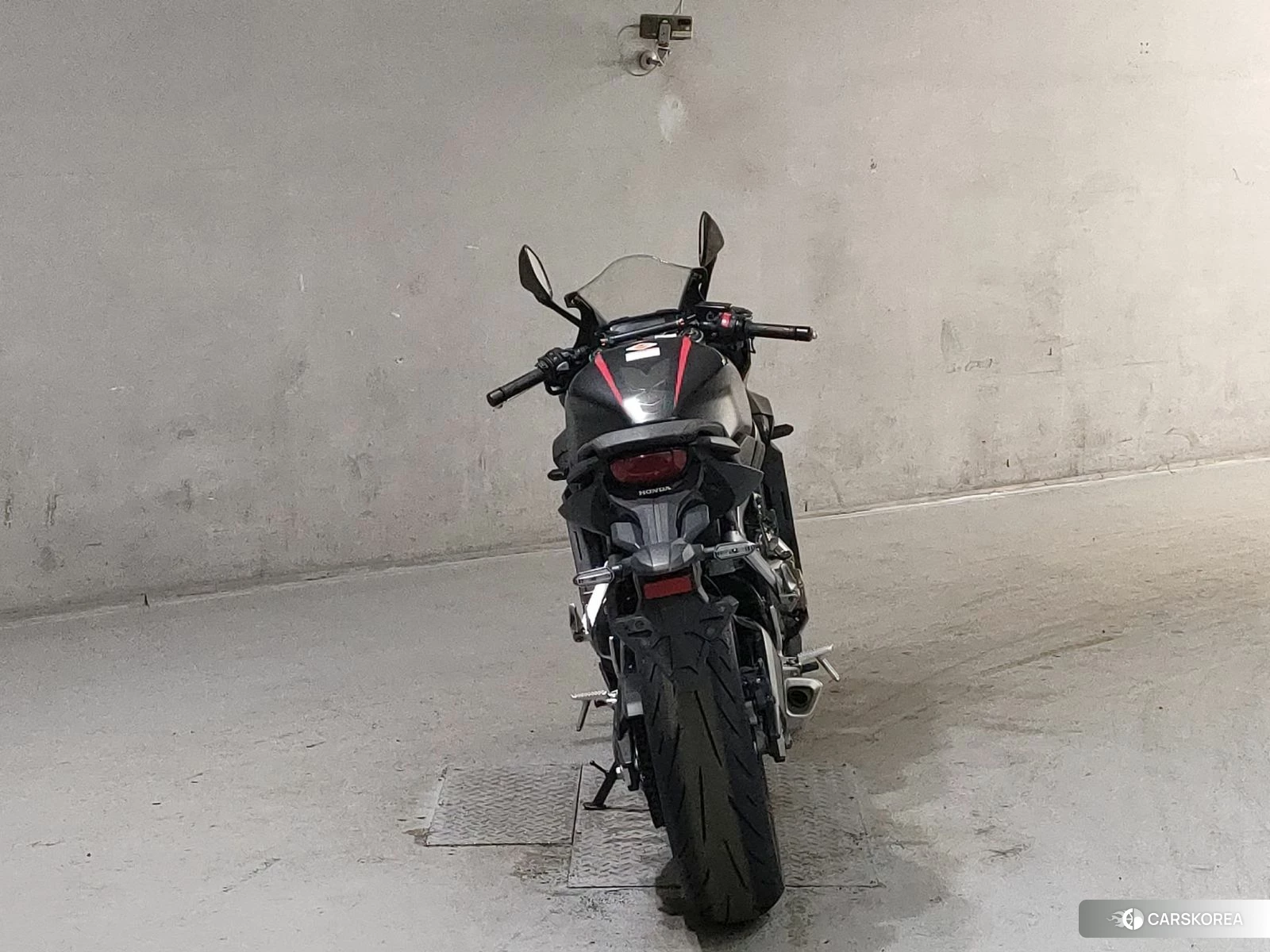 Проданный Honda CBR650R id 4207209 из Японии, фото 3