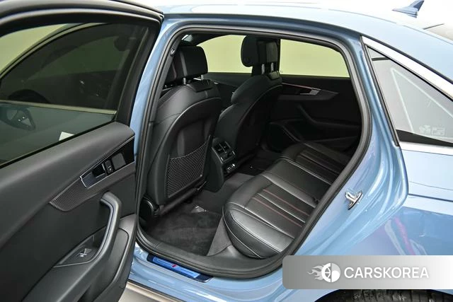Audi A4L id 4261396 из Китая 14