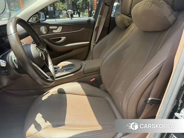 Mercedes-Benz E-class 2023 Черный из Китая, фото 6
