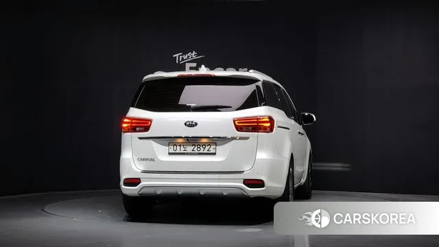 Kia The New Carnival id 3351088 из Кореи 14