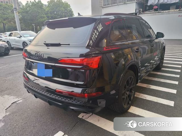 Audi Q7 2024 Черный из Китая, фото 4