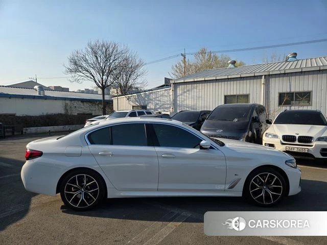 BMW 5 Series (G30) id 3823814 из Кореи 14