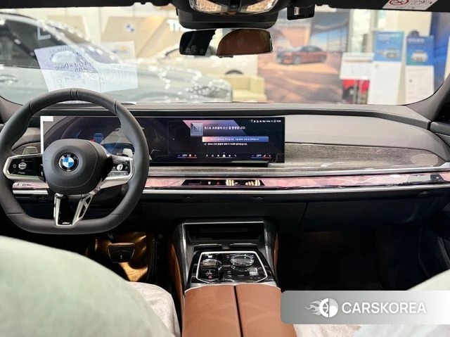 BMW 7 Series (G70) 2026 Черный из Кореи, фото 4