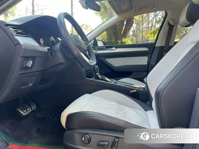 Volkswagen Magotan 2023 Черный из Китая, фото 4
