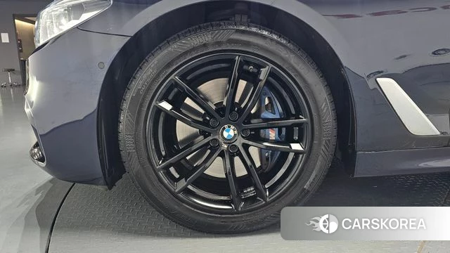 BMW 5 Series (G30) id 4397941 из Кореи 28
