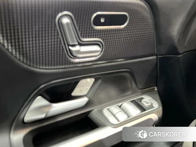 Mercedes-Benz GLB 2021 Серебристо-серый из Китая, фото 4