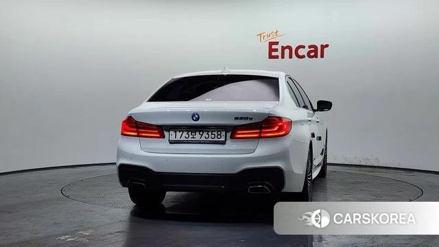 BMW 5 Series (G30) id 4250482 из Кореи 14