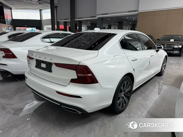 Volvo S60 2021 Белый из Китая, фото 4
