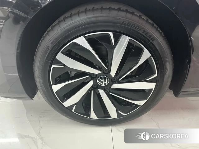 Volkswagen Passat id 4258929 из Китая 15