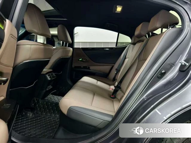 Lexus ES id 4291462 из Китая 16