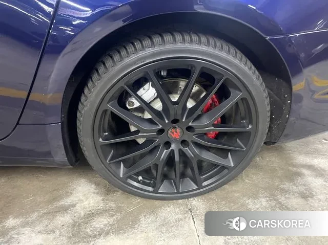 Maserati Quattroporte id 3622630 из Кореи 10