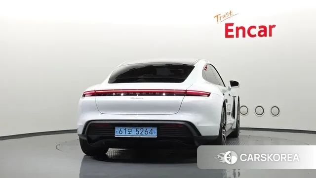 Porsche Taycan id 3279554 из Кореи 14