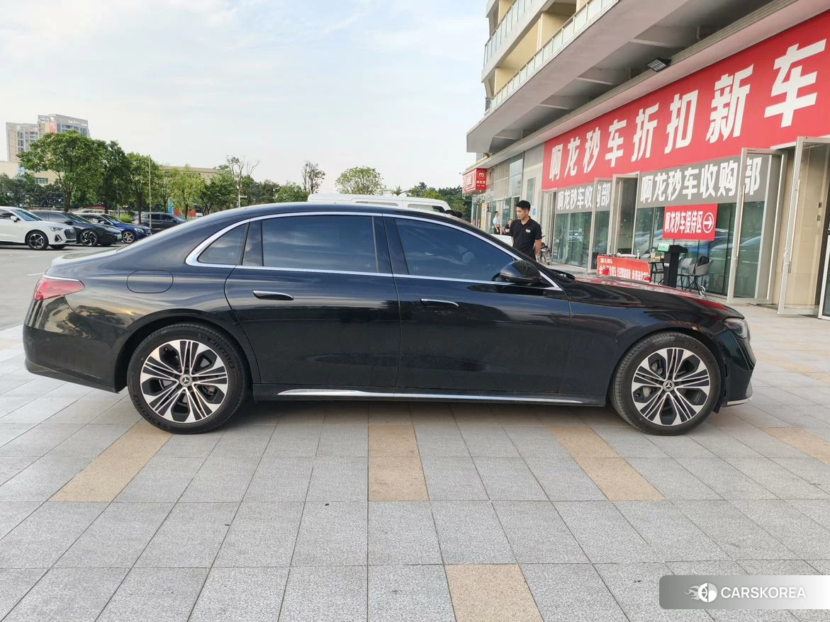 Mercedes-Benz E-class 2026 Черный из Китая, фото 4