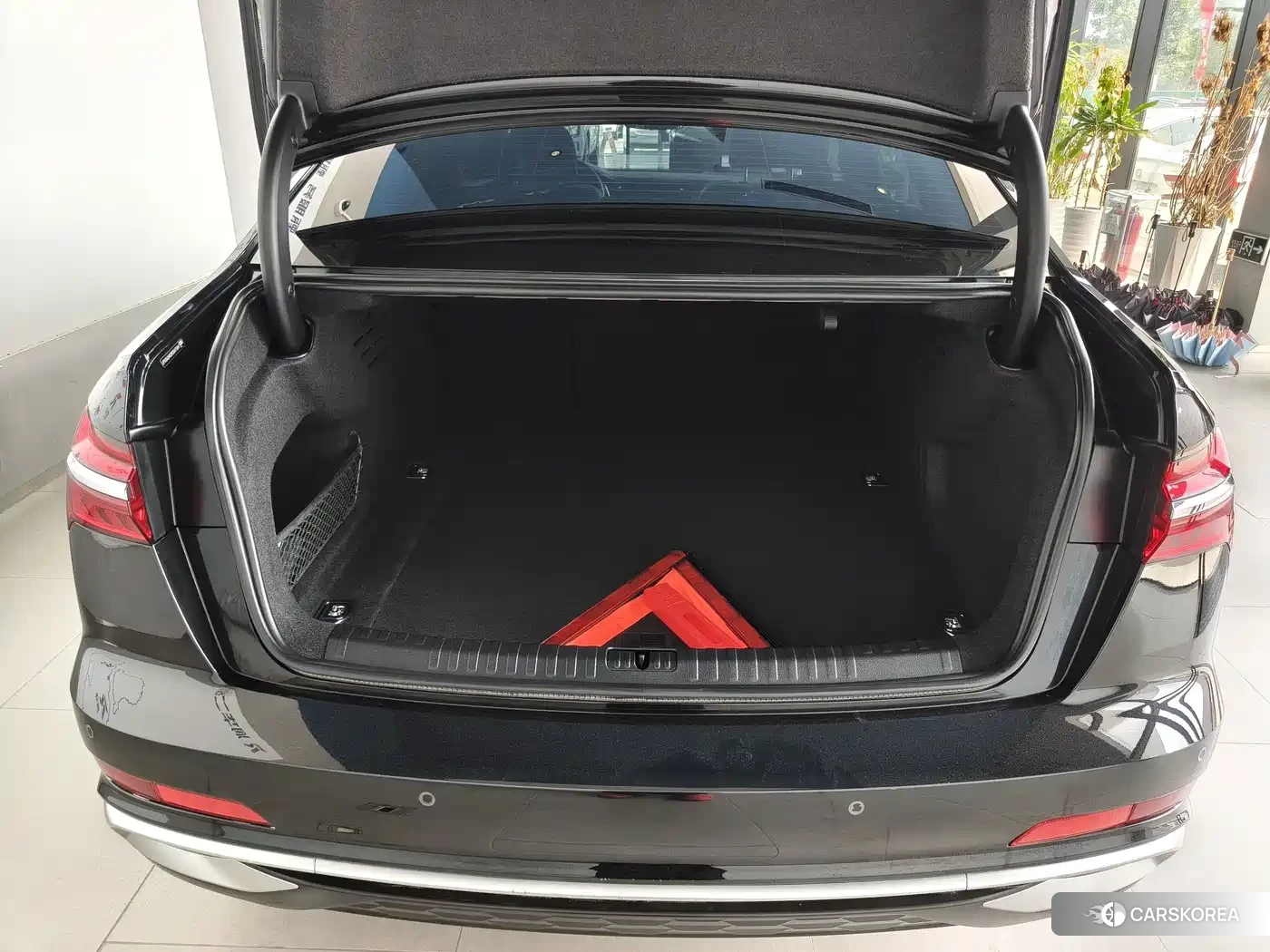 Audi A6L id 4607197 из Китая 10