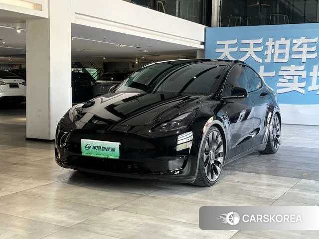 Tesla Model Y 2023 Черный из Китая, фото 4