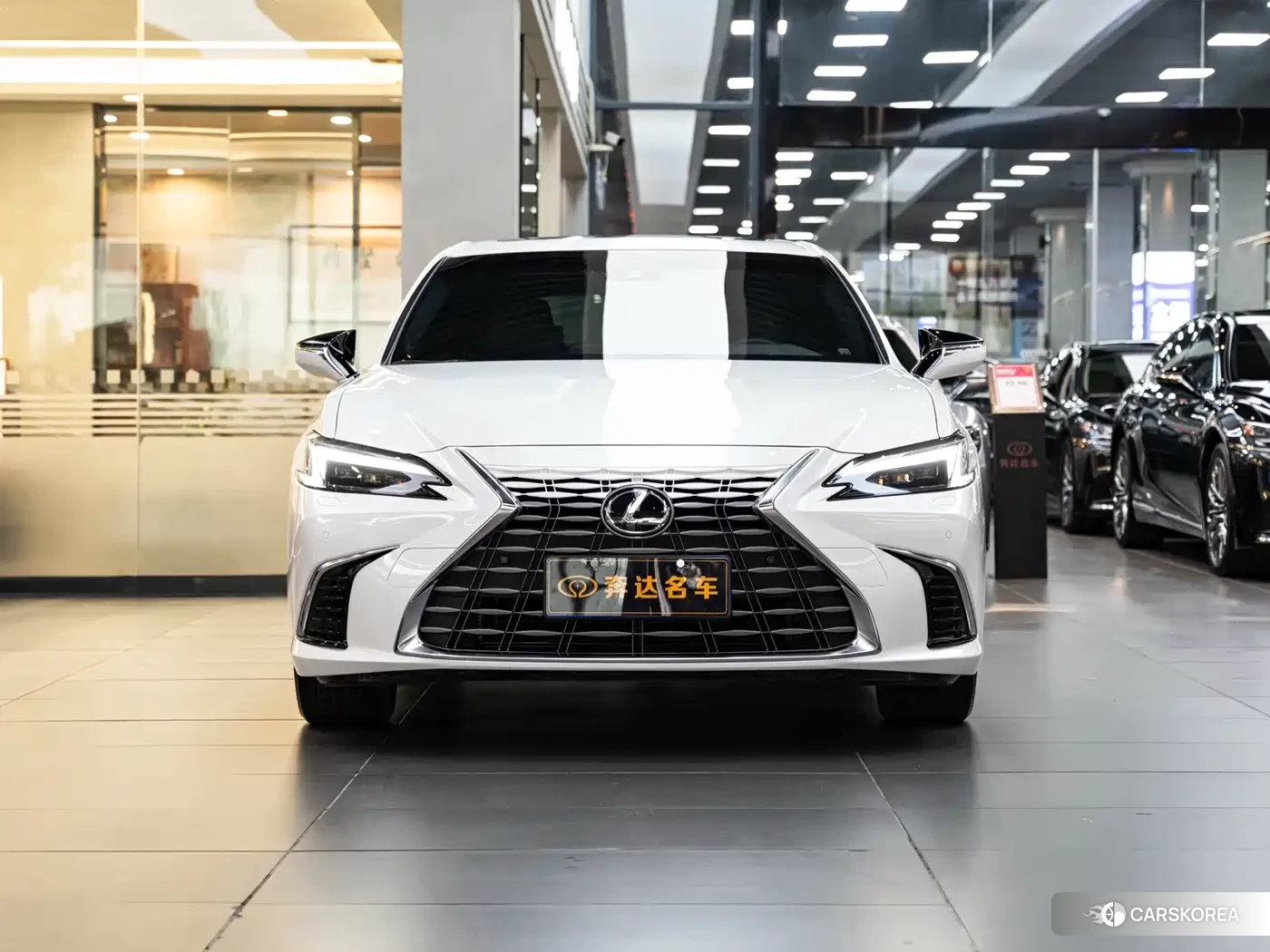 Lexus ES id 4583697 из Китая 15