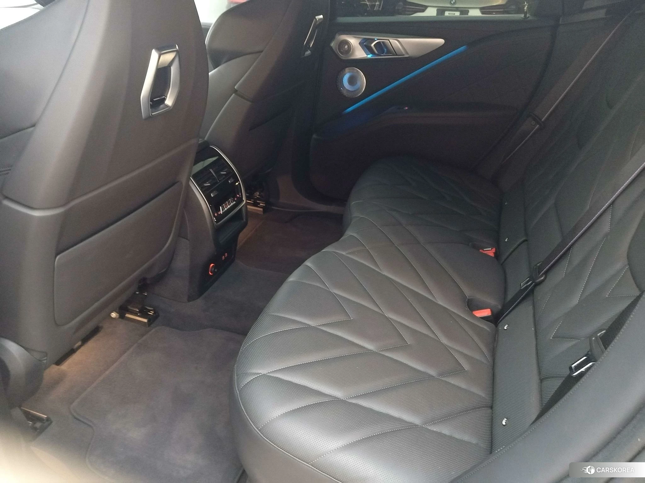 BMW XM id 4453913 из Китая 12