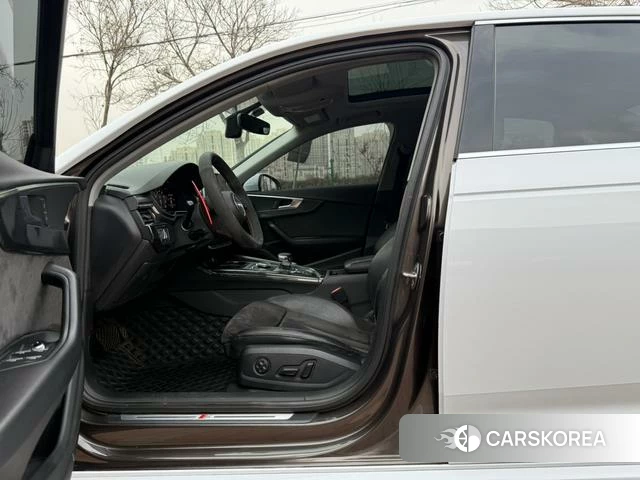 Audi A4L 2019 Белый из Китая, фото 4