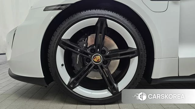Porsche Taycan id 4880113 из Кореи 27