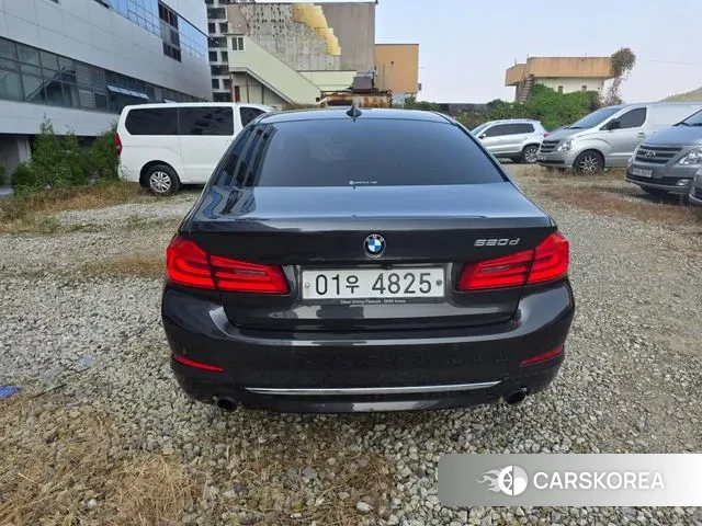 BMW 5 Series (G30) id 3371215 из Кореи 14