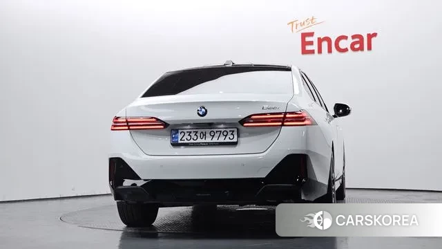 BMW 5 Series (G60) id 3399930 из Кореи 14