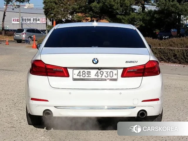 BMW 5 Series (G30) id 3552756 из Кореи 14