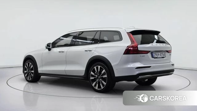 Volvo V60 Cross-Country 2nd Generation id 4016800 из Кореи 14