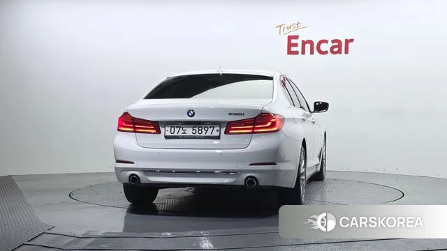 BMW 5 Series (G30) id 4294929 из Кореи 26