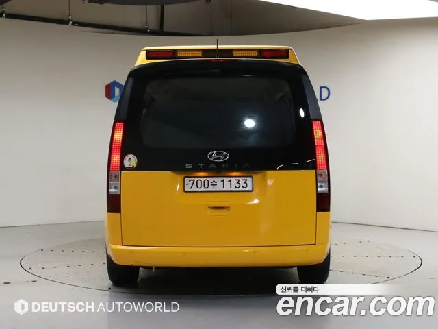 Hyundai Staria 2023 Желтый из Кореи, фото 4