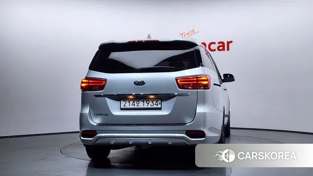 Kia The New Carnival id 3747805 из Кореи 14