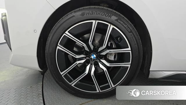 BMW 7 Series (G70) id 4578978 из Кореи 29