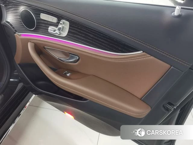 Mercedes-Benz E-class id 4218667 из Китая 18
