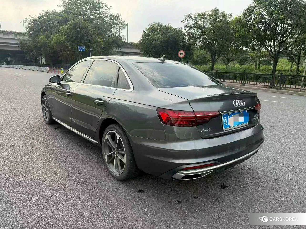 Audi A4L 2020 Темно-серый из Китая, фото 4