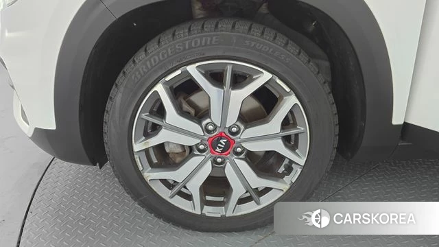 Kia Seltos id 4625760 из Кореи 25