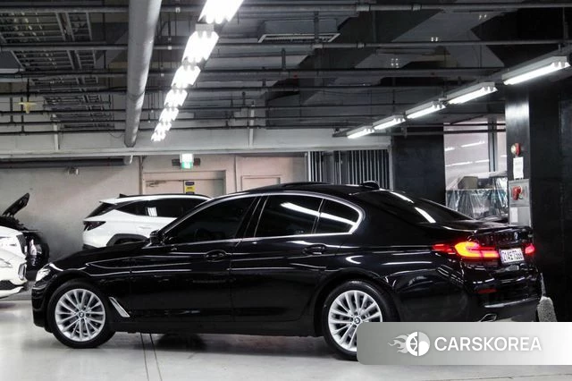 BMW 5 Series (G30) id 3842864 из Кореи 14