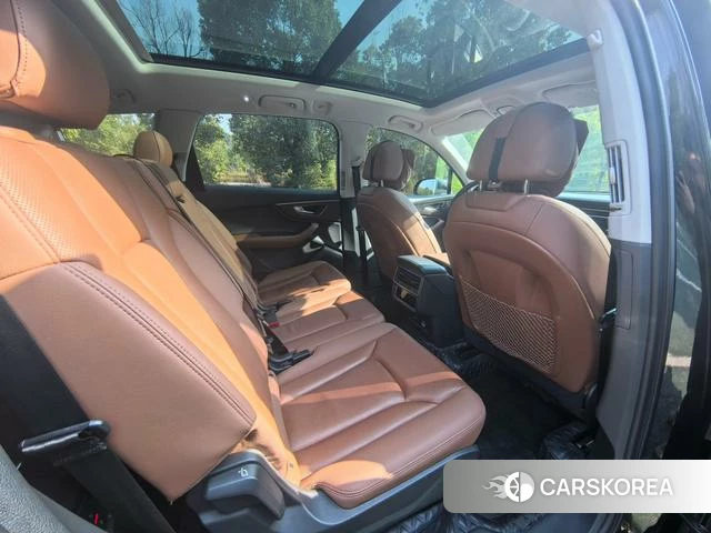 Audi Q7 2023 Черный из Китая, фото 4