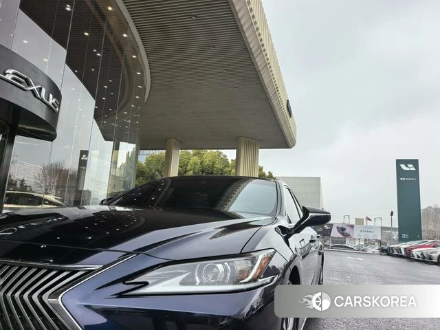 Lexus ES id 4209378 из Китая 11