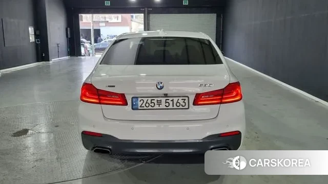 BMW 5 Series (G30) id 3329926 из Кореи 11