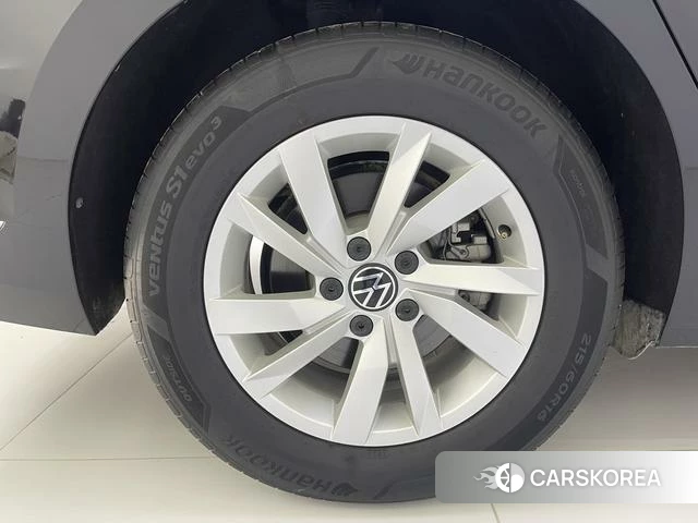 Volkswagen Passat id 4290777 из Китая 10