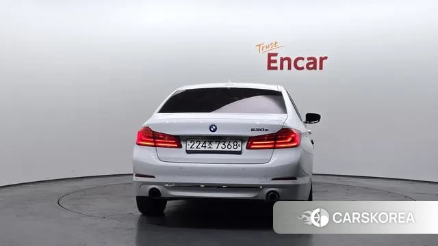 BMW 5 Series (G30) id 3568074 из Кореи 14