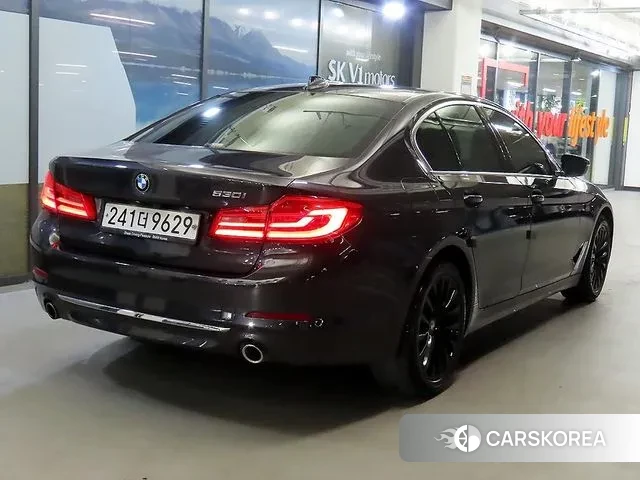 BMW 5 Series (G30) id 3407469 из Кореи 14