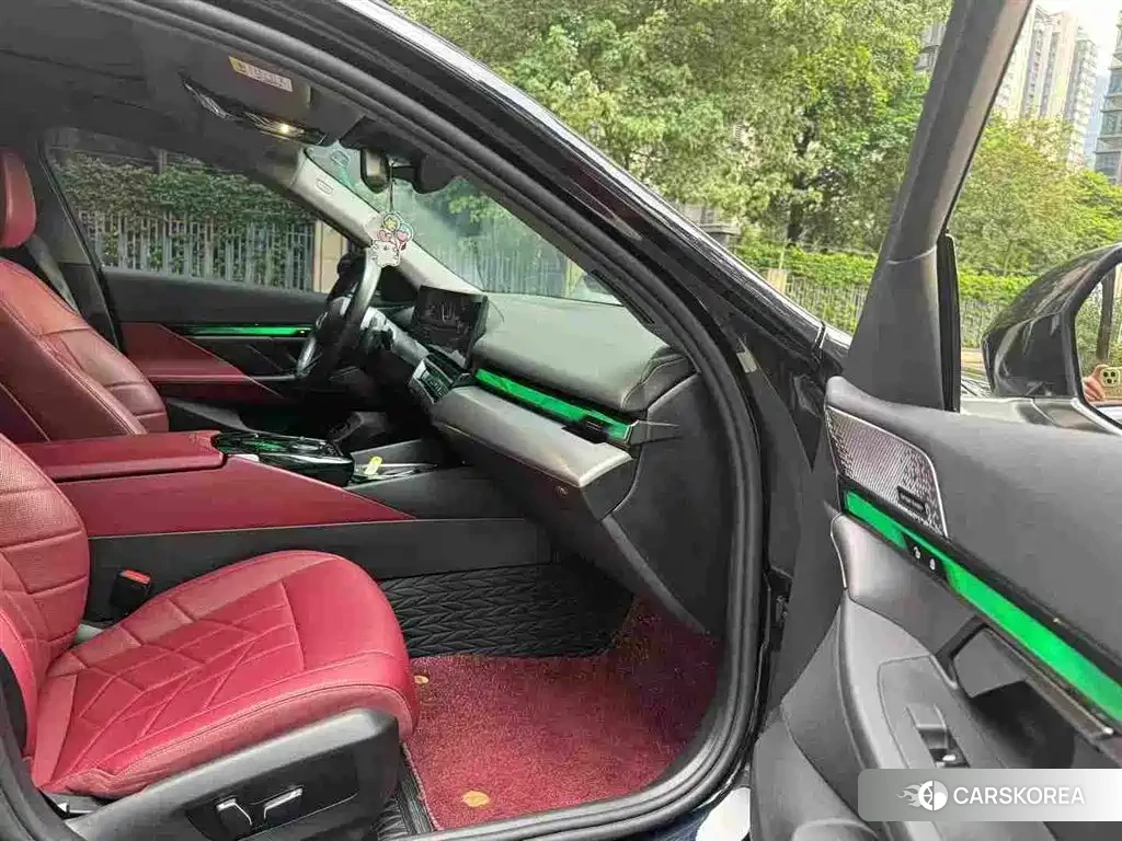 BMW 5 series 2024 Черный из Китая, фото 4