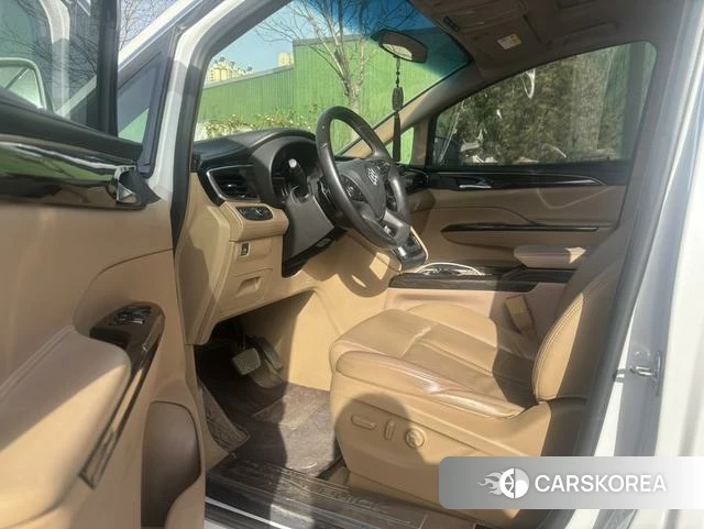 Buick GL8 2019 Белый из Китая, фото 4