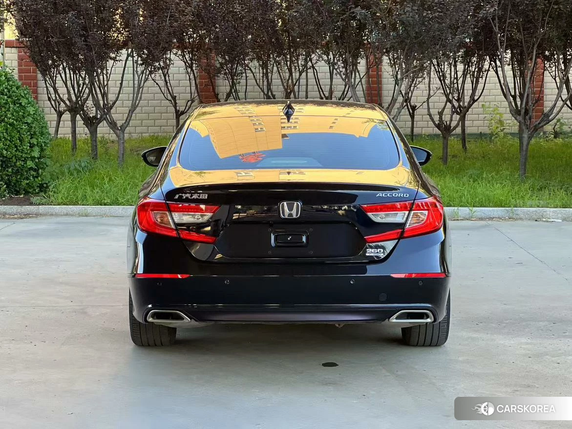 Honda Accord id 4515120 из Китая 7
